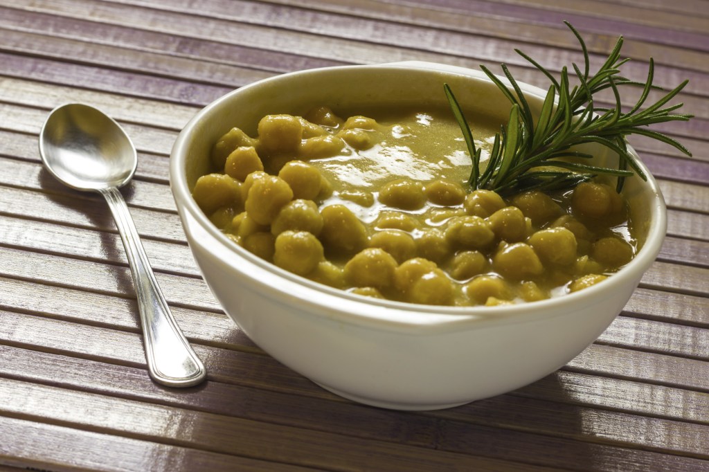 Sopa de lentilha e grão-de-bico Nutrição e fertilidade: o que comer para aumentar a chance de engravidar