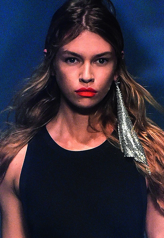 batom-laranja Tendências de make e cabelo para o verão 2017