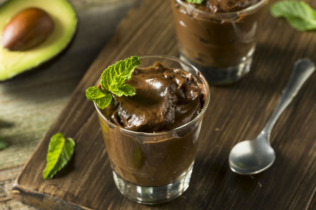 mousse-de-chocolate-abacate 6 receitas cremosas com abacate para incrementar seus lanchinhos