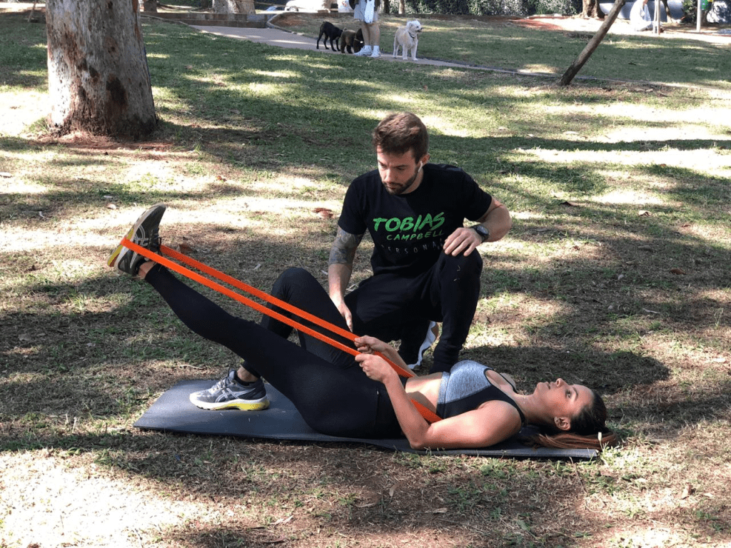 A academia vai fechar para recesso? Confira dicas e treino para o período