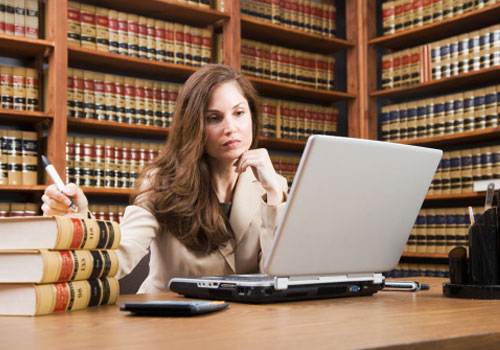 Jornalismo ou História? Qual curso é melhor para quem quer prestar concursos públicos?