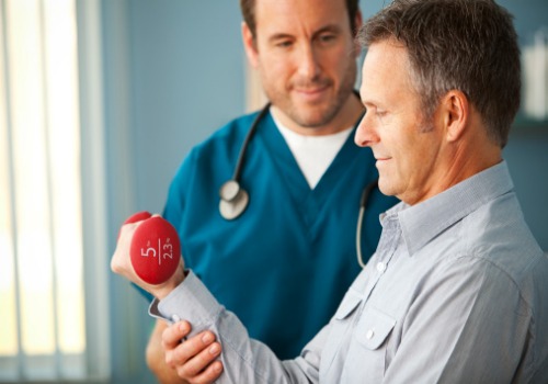 Devo cursar Enfermagem ou Fisioterapia?