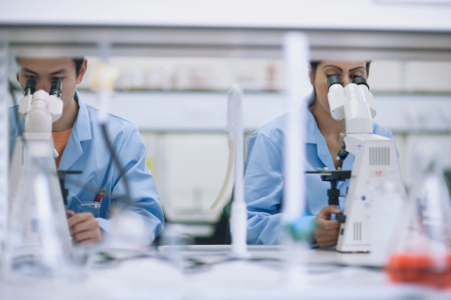 Qual curso eu devo fazer para trabalhar em laborat&oacute;rios?