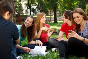 Onze aplicativos para você estudar no celular e no Facebook