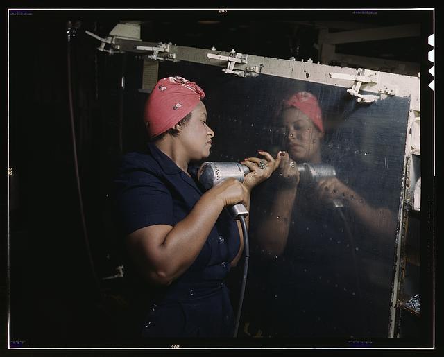 Série de fotografias mostra as mulheres no trabalho durante a 2ª Guerra Mundial