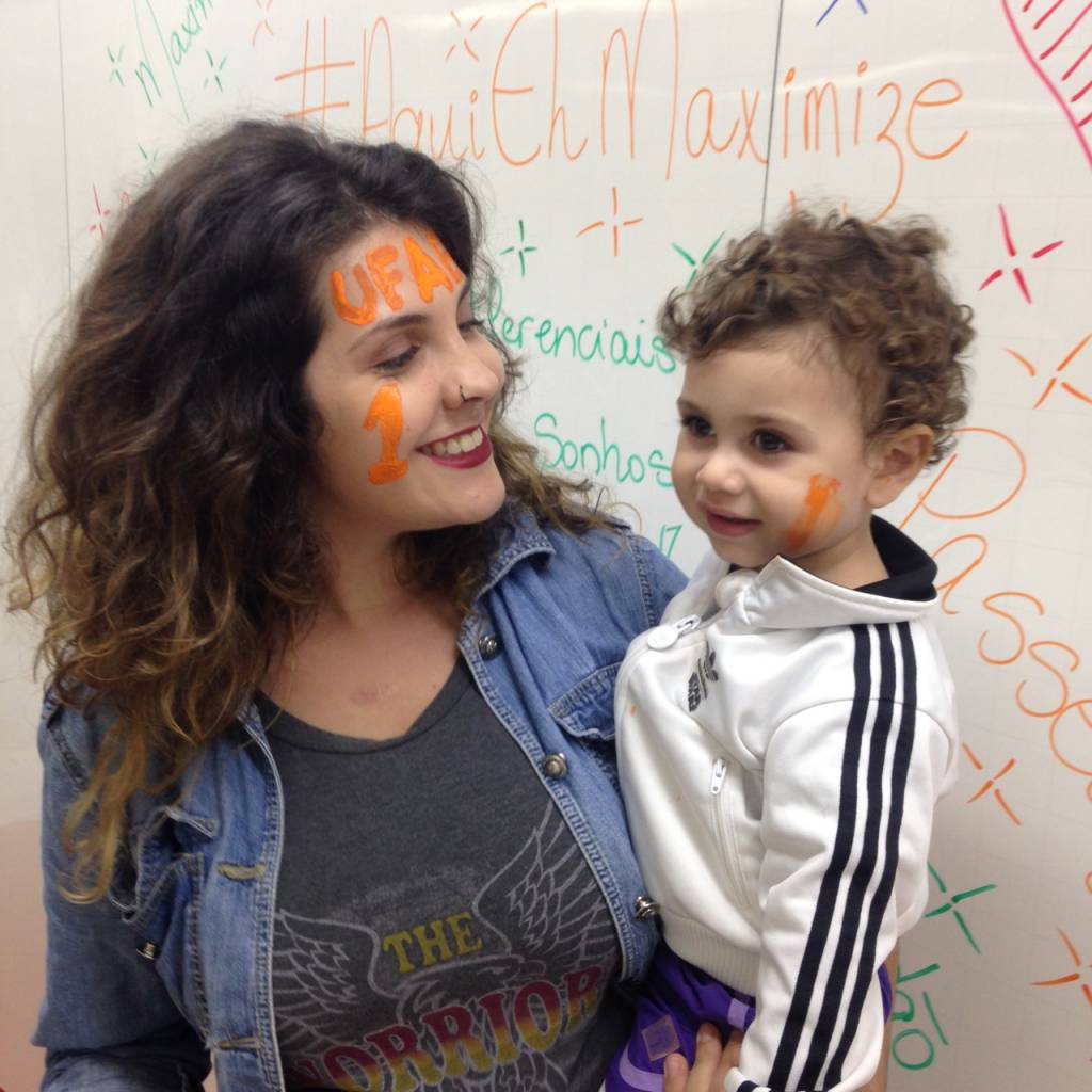 nathalia-gastaldo Mãe de bebê de um ano, estudante conquista 1º lugar na UFABC