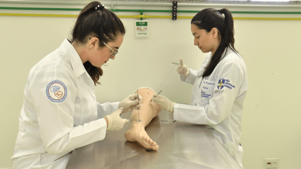 Conheça as vantagens de estudar em uma faculdade especializada