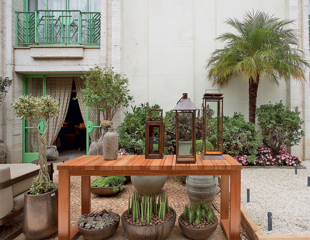 CASACOR SP: Um jardim francês para três ambientes