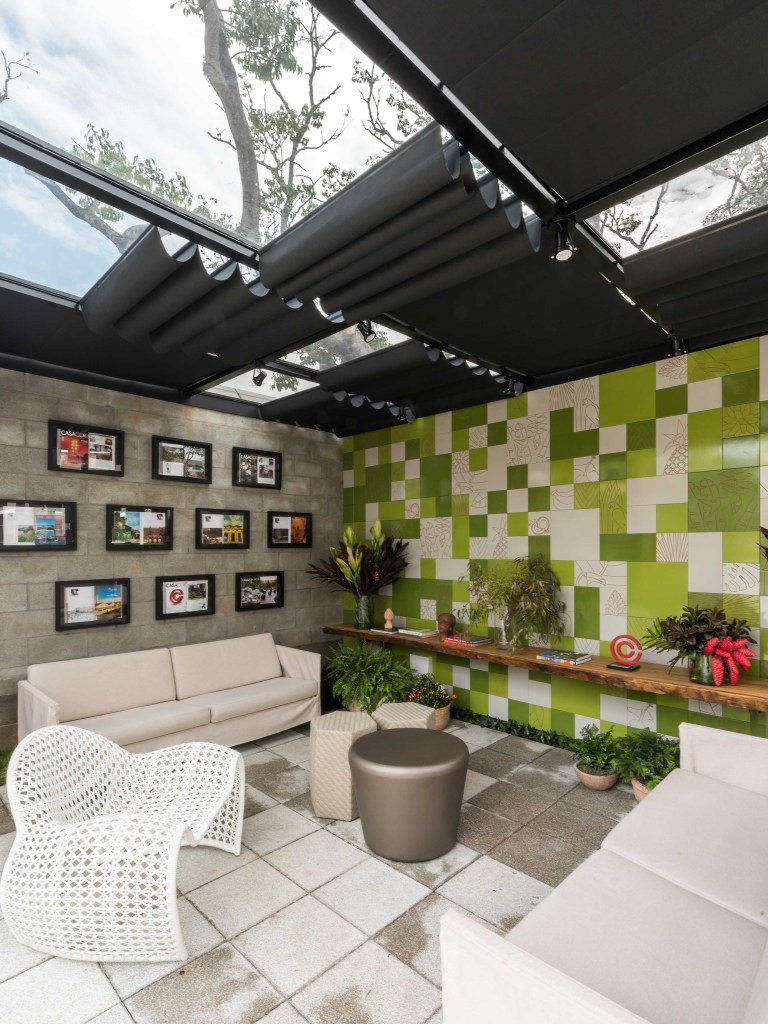 CASACOR SP: Praça reúne espécies tropicais e design nacional