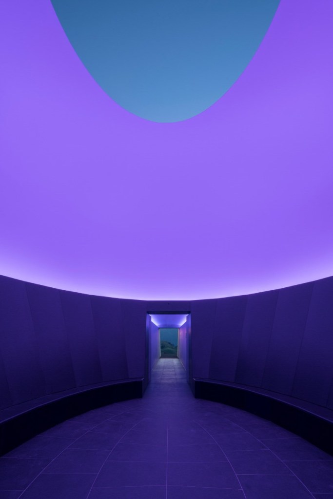 James Turrell emoldura o céu da Áustria com instalação