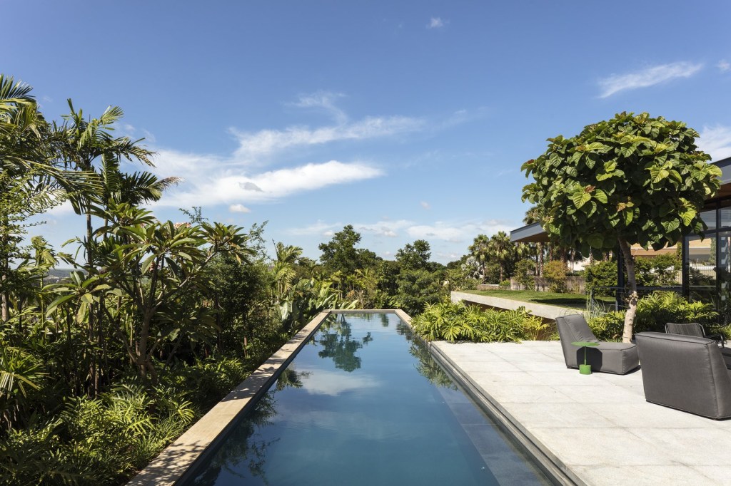 Integração com natureza é o foco em casa de Perkins+Will em Ribeirão Preto